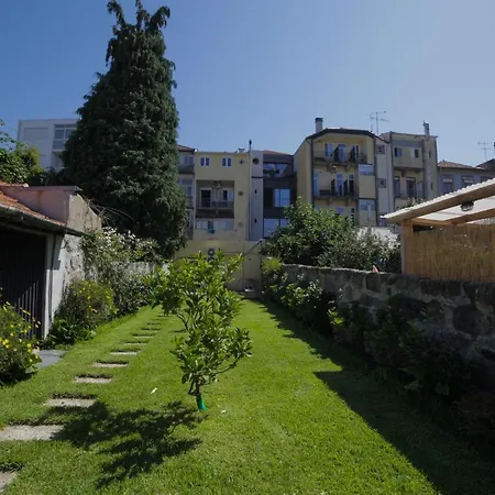 Cedofeita Back Garden Apartment Porto