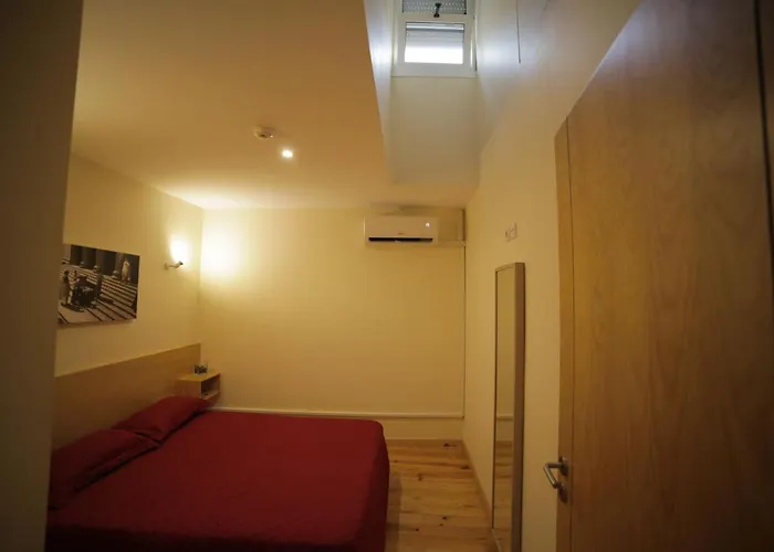 Cedofeita Back Garden Apartment Porto