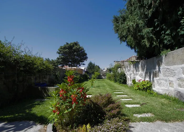 Cedofeita Back Garden Apartment Porto